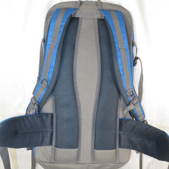 Hiking Backpack 40L Mountaintop Outdoor Adventure Traveling Blue w Rain Cover - Picture 2 of 12